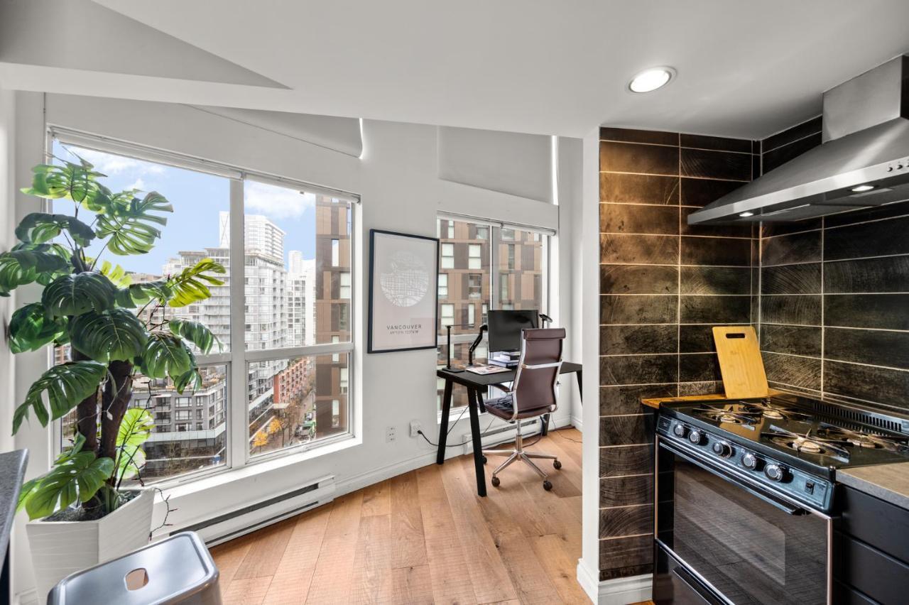 Apartmán Rare Find Loft With Full Kitchen At Heart Of Downtown Vancouver Exteriér fotografie